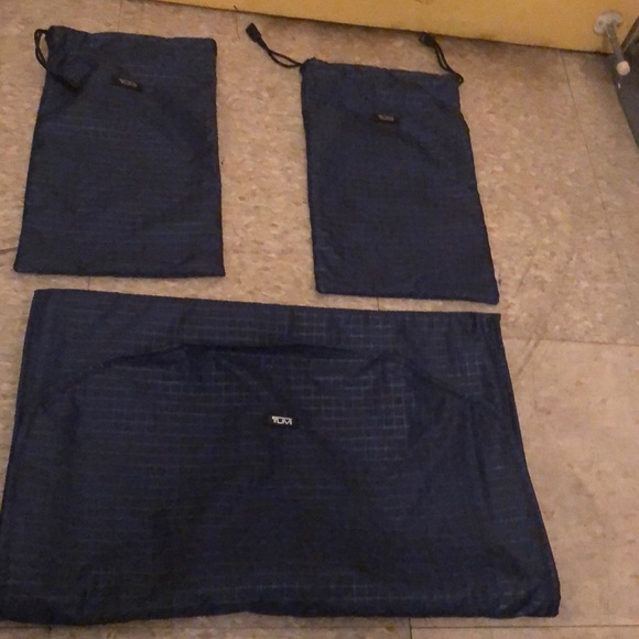 New TUMI Gatwick International Expandable Carry-on - Picture 6 of 8